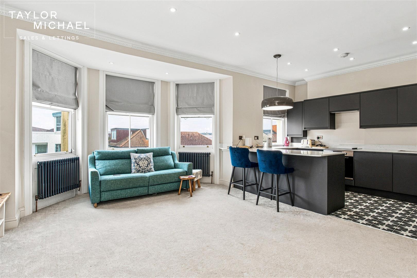 Kitchen / Living Room